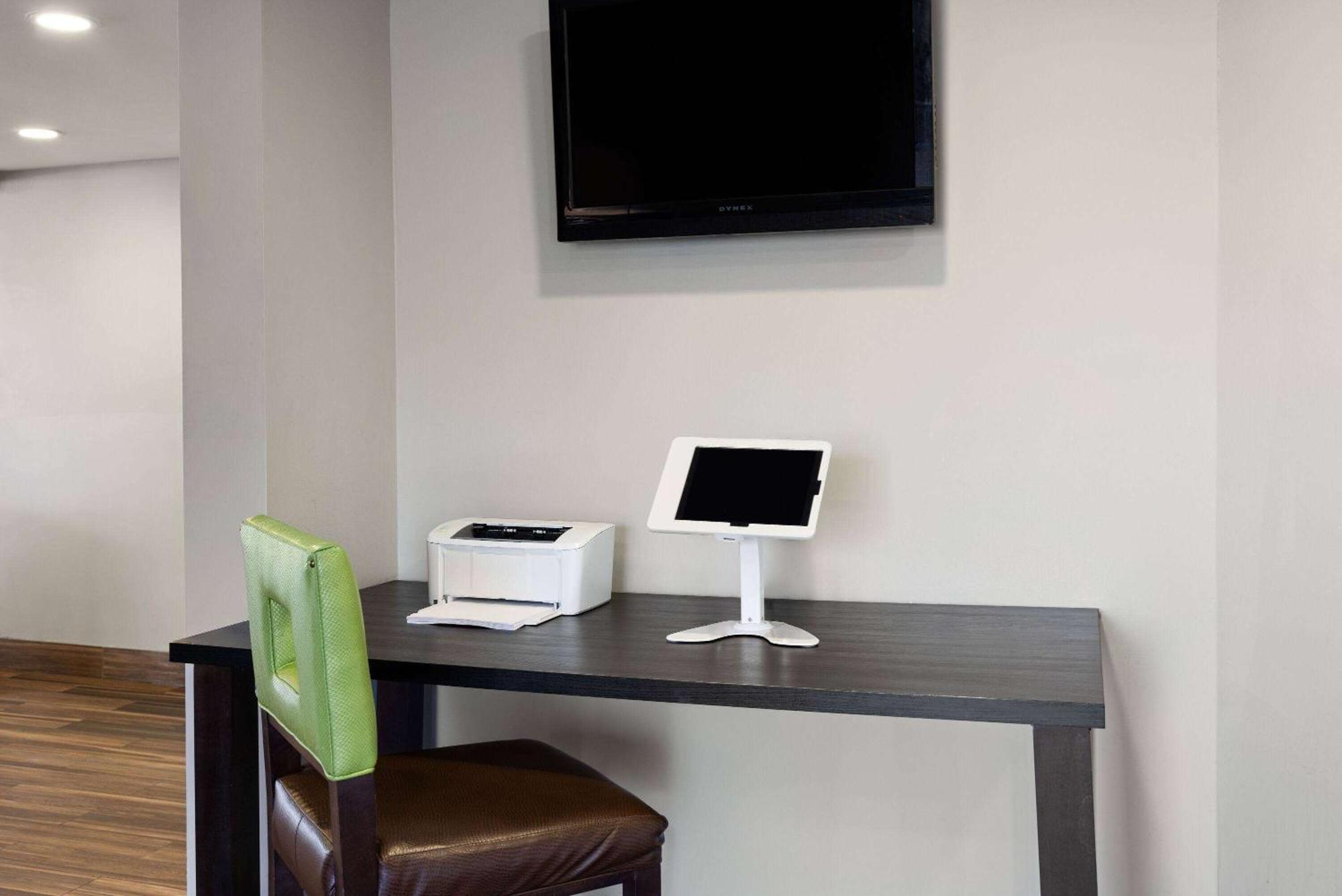 Baymont By Wyndham Newark At University Of Delaware Exterior foto
